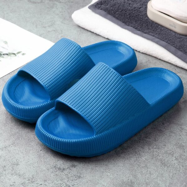 WOTTE Soft Slippers EVA Hole Leaking Slippers Women Bathroom Shoes Slides Anti-slip Indoor Home Slippers House Bath Sandals Men